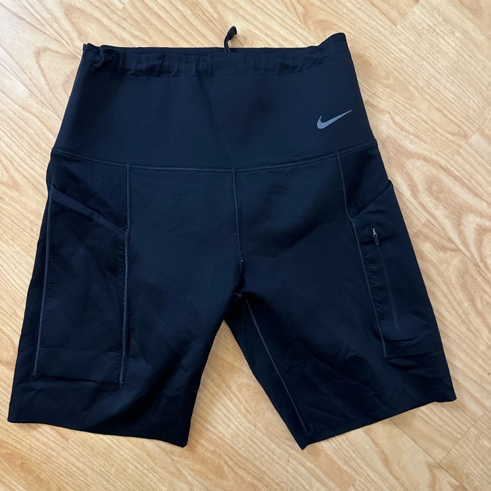 Nike Women's Go Firm-Support Mid-Rise 8" Biker Shorts